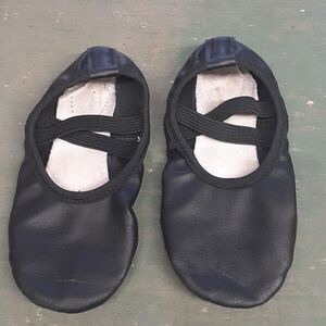 RoseMoli Ballet Shoes for Girls/Toddlers/Kids Leather Yoga Shoes/Ballet S